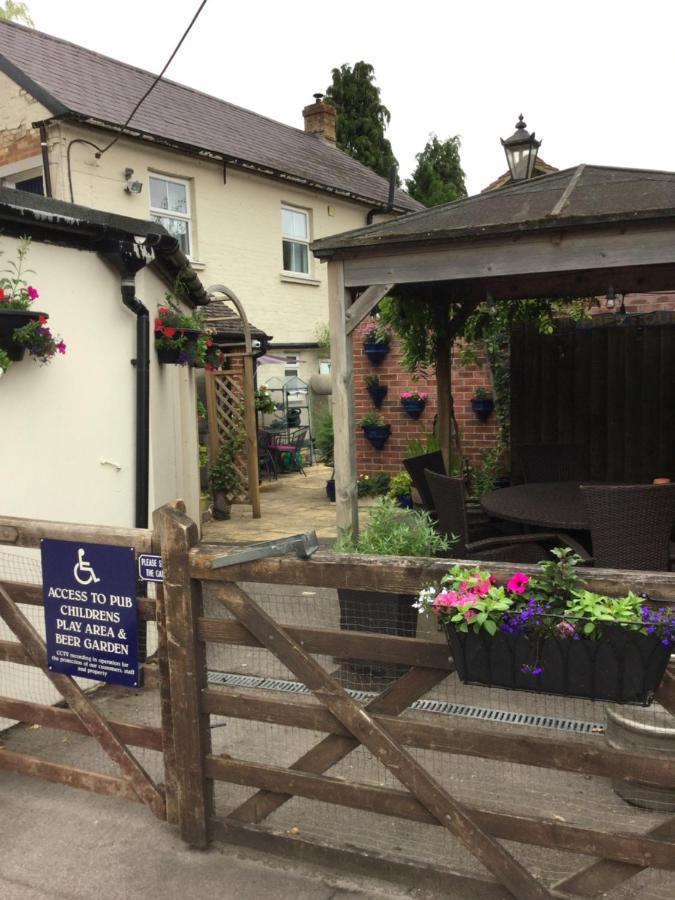 The Bell Inn Salisbury Exterior foto